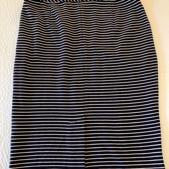 Banana Republic Pencil Stripe Skirt - Picture 3 of 11